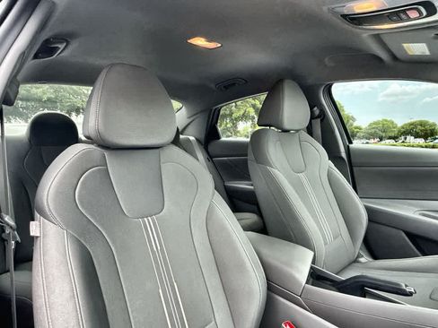 Used 2024 Hyundai Elantra SEL FWD image 27