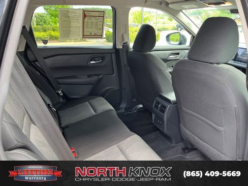 Used 2025 Nissan Rogue SV FWD image 23