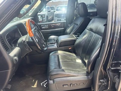 Used 2015 Lincoln Navigator L 4WD image 11