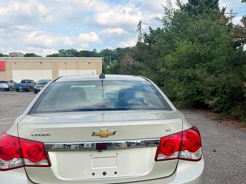 Used 2016 Chevrolet Cruze LT FWD image 5
