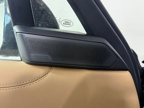Certified 2025 Land Rover Range Rover SE AWD/4WD image 28