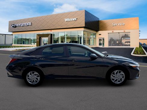 New 2026 Hyundai Elantra Blue image 9