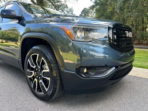 Used 2019 GMC Acadia SLT w/ Black Edition image 52