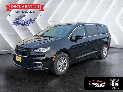 New 2026 Chrysler Pacifica Select image 1