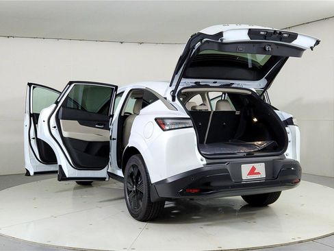 Used 2025 Nissan Murano SV image 11