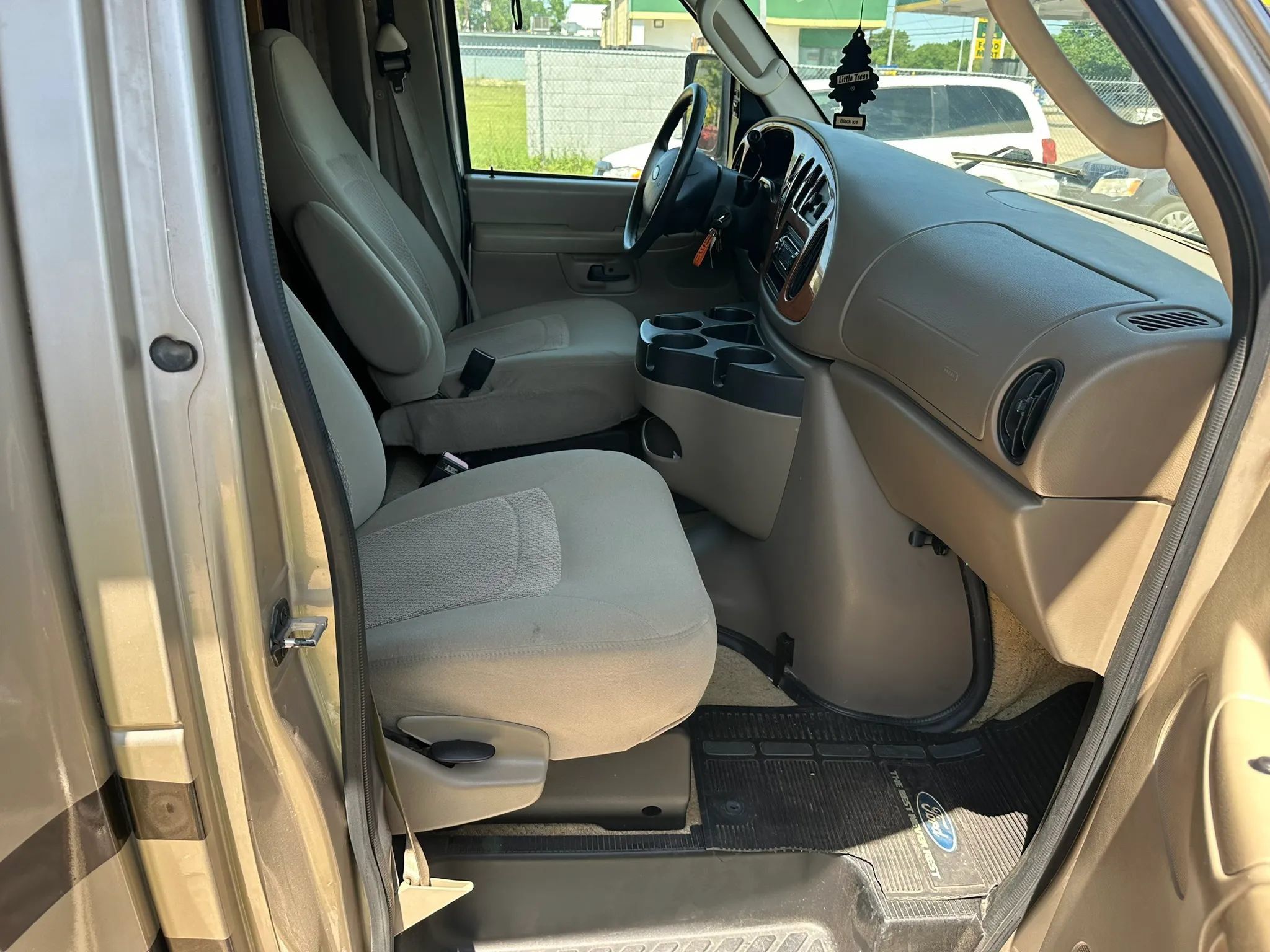 Used 2006 Ford E-450 and Econoline 450 RWD image 32