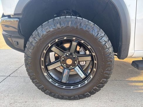 Used 2025 Chevrolet Silverado 1500 ZR2 w/ Technology Package image 13