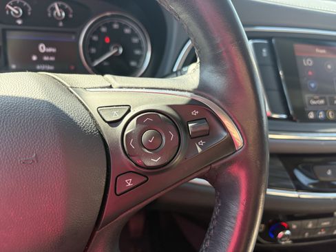 Used 2021 Buick Enclave Essence w/ LPO, Touring Package image 15