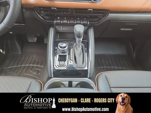 Used 2024 GMC Canyon AT4 w/ AT4 Premium Package AWD/4WD image 23