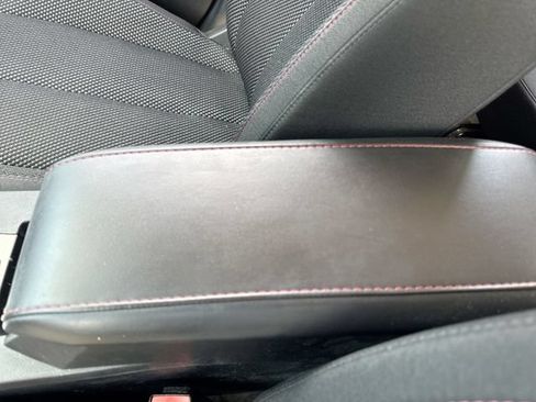 Used 2011 Chevrolet Equinox LT w/ Driver Convenience Package FWD image 19