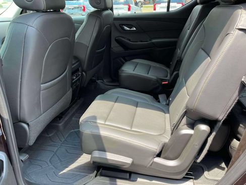 Certified 2021 Chevrolet Traverse Premier w/ LPO, Black Accent Package AWD/4WD image 16