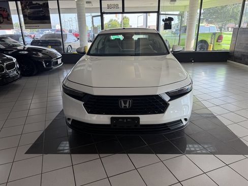 Used 2024 Honda Accord EX image 3