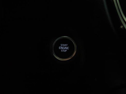 Used 2023 Volvo XC40 B4 Ultimate FWD image 20