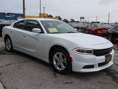 Used 2022 Dodge Charger SXT image 3