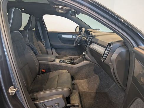 New 2026 Volvo XC40 B5 Ultra w/ Protection Package Premier image 28