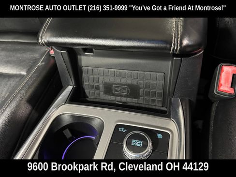 Used 2021 Ford Explorer Limited w/ Equipment Group 301A AWD/4WD image 33