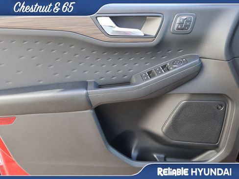 Used 2020 Ford Escape Titanium AWD/4WD image 21