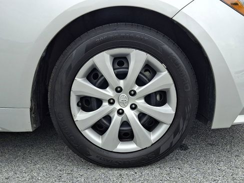 Used 2023 Toyota Corolla LE FWD image 9