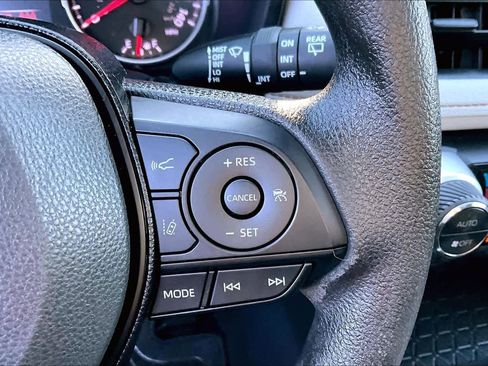 Used 2020 Toyota RAV4 XLE w/ Convenience Package AWD/4WD image 24