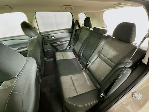 Used 2025 Nissan Rogue SV image 26