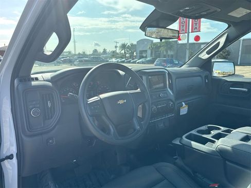 Used 2025 Chevrolet Silverado 1500 W/T image 29