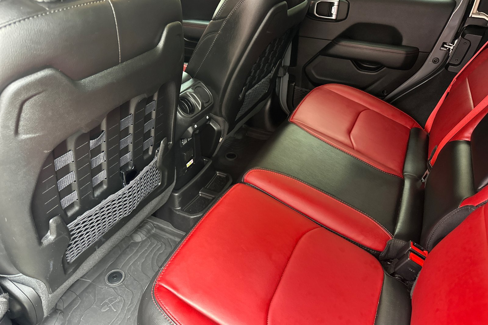 Used 2023 Jeep Wrangler Unlimited Rubicon 4xe AWD/4WD image 12