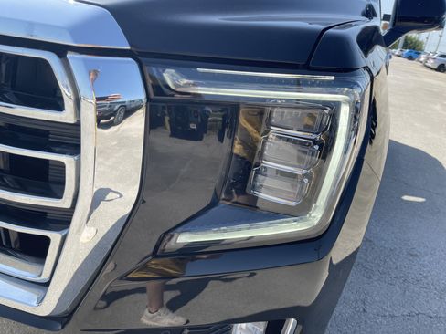 Used 2021 GMC Yukon XL SLT w/ SLT Luxury Plus Package RWD image 10