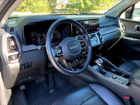 Used 2023 Kia Sorento S w/ Panoramic Sunroof Package image 17