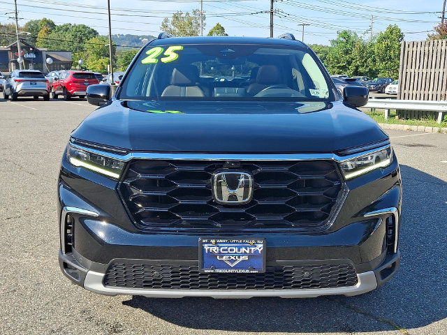 Used 2025 Honda Pilot Elite image 2