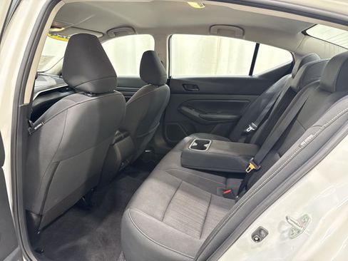Used 2024 Nissan Altima 2.5 SV AWD/4WD image 14
