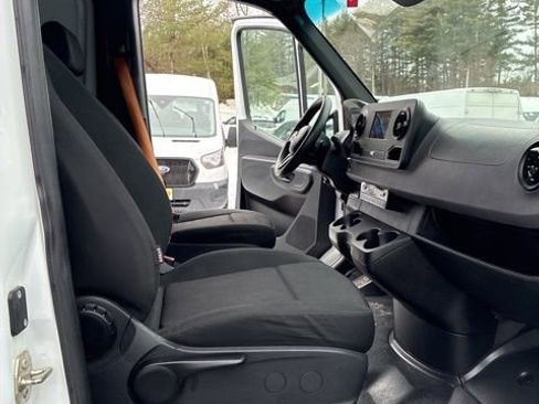 Used 2023 Mercedes-Benz Sprinter 2500 image 22