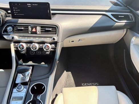 Used 2022 Genesis G70 2.0T RWD image 27