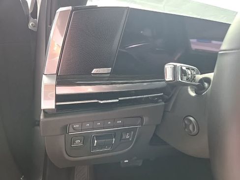 Used 2025 Cadillac Escalade Premium Luxury AWD/4WD image 13