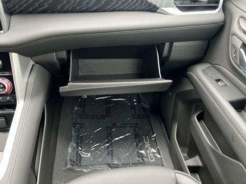 Used 2024 GMC Yukon Denali image 39