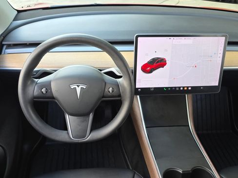 Used 2021 Tesla Model Y Long Range AWD/4WD image 14
