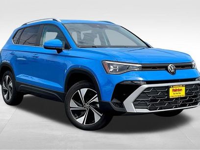 New 2025 Volkswagen Taos SE