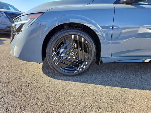 New 2026 Nissan Sentra SR w/ Floor Mat Package FWD image 38