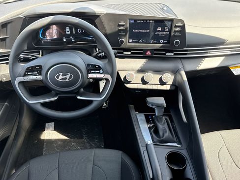 New 2026 Hyundai Elantra SE FWD image 23