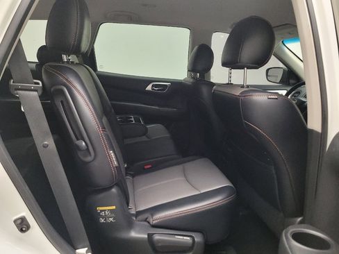 Used 2019 Nissan Pathfinder SL w/ Rock Creek Edition FWD image 19
