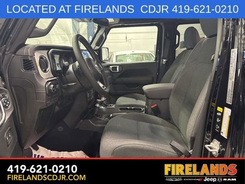 New 2025 Jeep Wrangler Unlimited Sahara AWD/4WD image 16