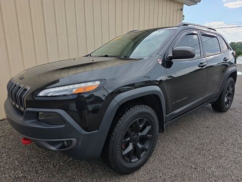 Used 2015 Jeep Cherokee Trailhawk AWD/4WD image 11