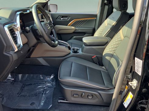 Certified 2024 GMC Canyon Denali AWD/4WD image 9