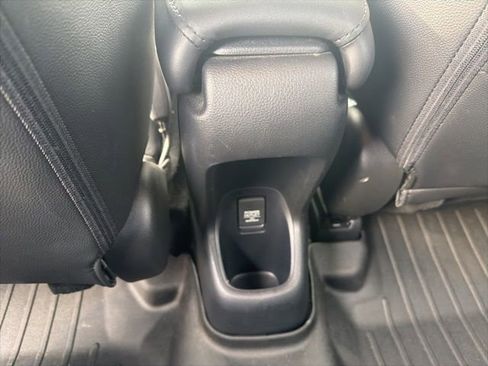 Used 2018 Honda HR-V EX-L image 17