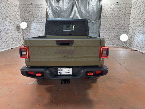 Used 2025 Jeep Gladiator Mojave w/ Safety Group AWD/4WD image 6