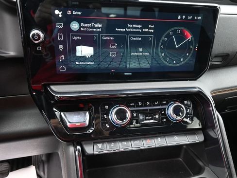 Used 2024 GMC Sierra 2500 AT4 w/ AT4 Premium Plus Package image 14