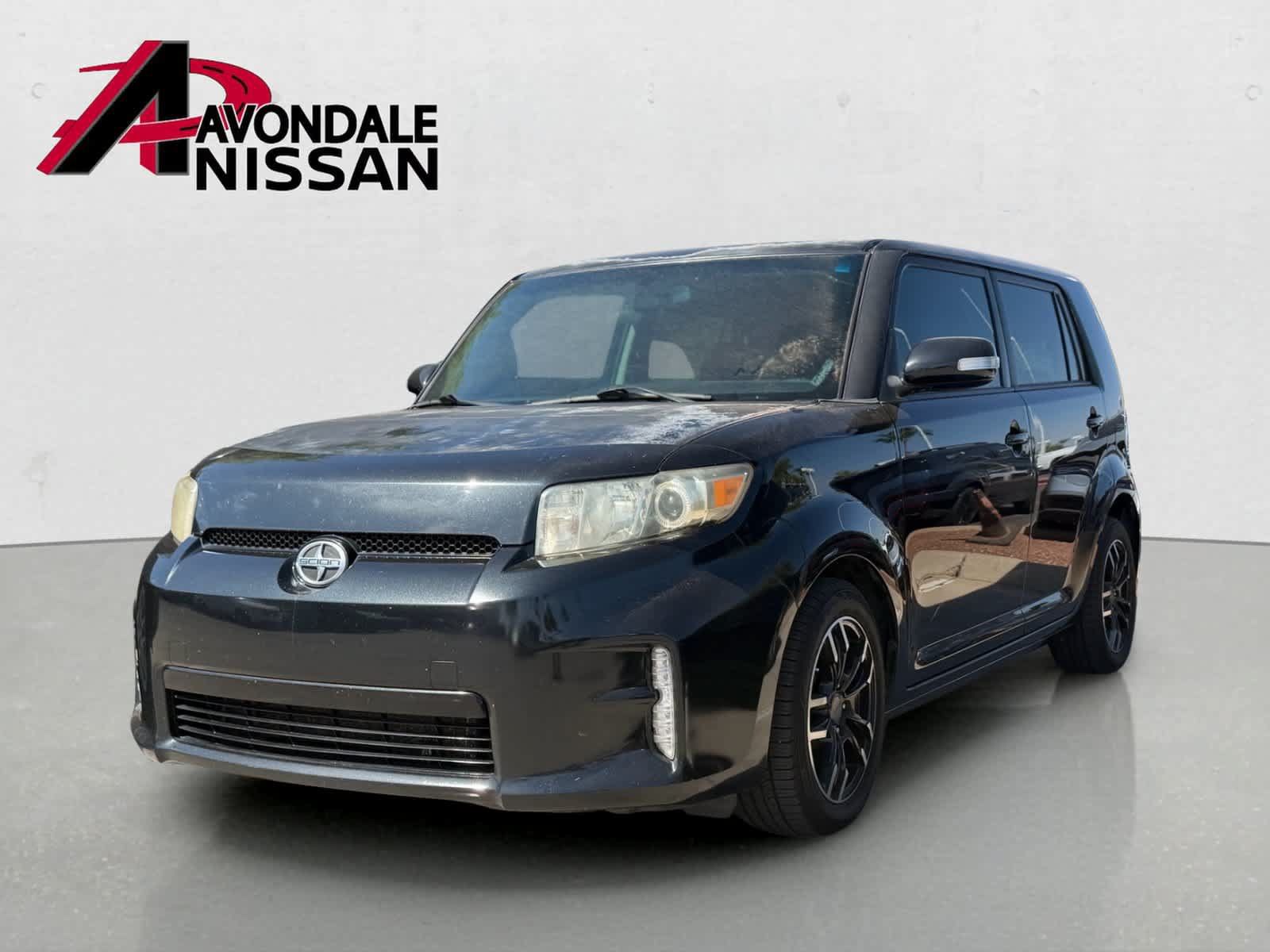 Used 2014 Scion xB FWD image 2