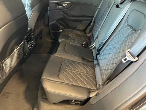 New 2026 Audi SQ8 Prestige image 18