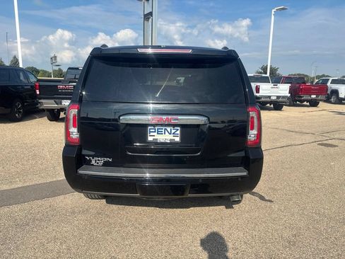Used 2019 GMC Yukon Denali w/ Denali Ultimate Black Edition AWD/4WD image 7