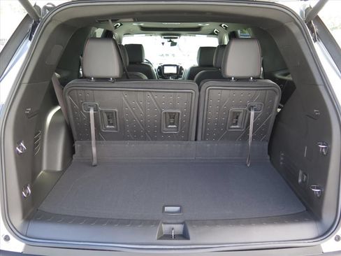 Used 2023 Chevrolet Traverse RS w/ LPO, Floor Liner Package AWD/4WD image 17