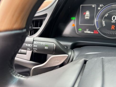 Certified 2024 Lexus ES 300h w/ Luxury Package image 33